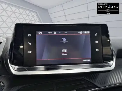 Photo 61 Peugeot 2008  PureTech 100 S&S BVM6