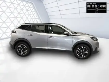 Photo 45 Peugeot 2008  PureTech 100 S&S BVM6