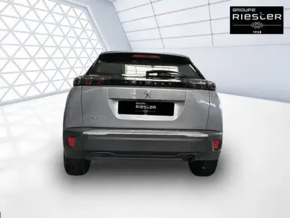 Photo 25 Peugeot 2008  PureTech 100 S&S BVM6