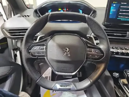 Photo 14 Peugeot 3008  HYBRID4 300ch GT Pack e-EAT8