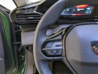 Photo 36 Peugeot 308  PHEV 180 e-EAT8