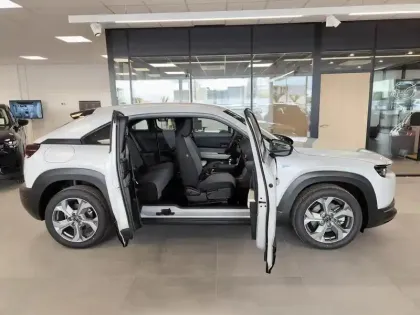 Photo 5 Mazda Mx-30  e-Skyactiv 145 ch