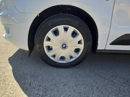 Photo 8 Ford Transit Connect  L1 1.0E 100ch E85 Trend