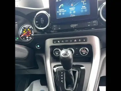 Photo 43 Mercedes EQT  200