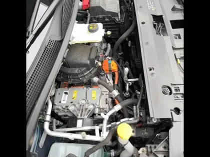 Photo 55 Mercedes EQT  200