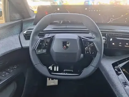 Photo 8 Peugeot 5008  Electrique 73 kWh 210 ch