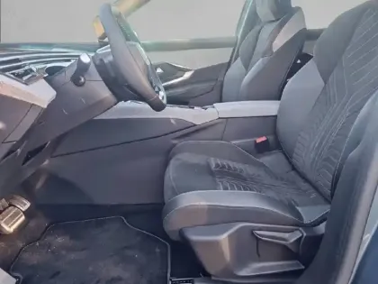 Photo 10 Peugeot 5008  Electrique 73 kWh 210 ch