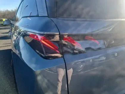 Photo 16 Peugeot 5008  Electrique 73 kWh 210 ch