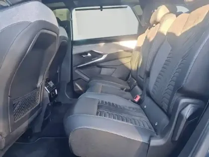 Photo 11 Peugeot 5008  Electrique 73 kWh 210 ch