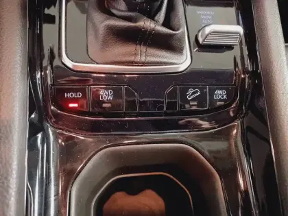 Photo 86 Jeep Compass  1.3 PHEV T4 240 ch 4xe eAWD