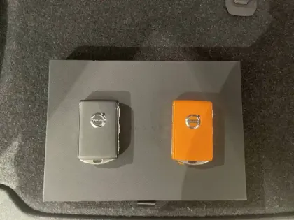 Photo 7 Volvo V60  T6 AWD Hybride Rechargeable 253 ch + 145 ch Geartronic 8