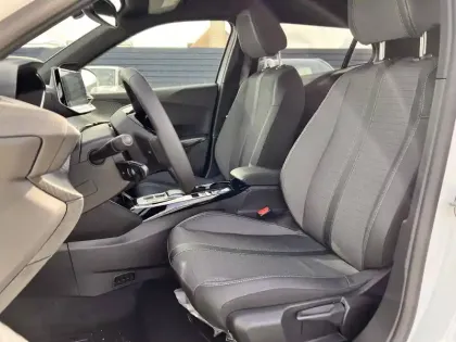 Photo 10 Peugeot 2008  Electrique 136 ch