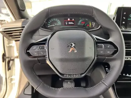 Photo 15 Peugeot 2008  Electrique 136 ch