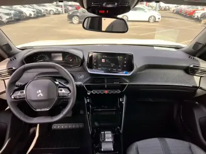 Photo 17 Peugeot 2008  Electrique 136 ch