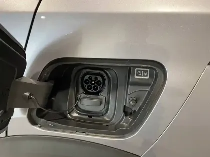 Photo 27 Peugeot 2008  Electrique 136 ch