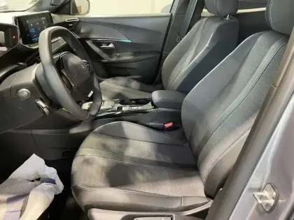 Photo 31 Peugeot 2008  Electrique 136 ch