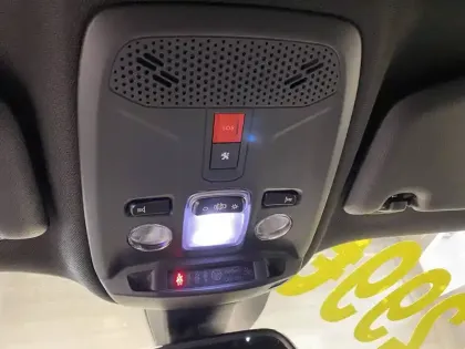 Photo 36 Peugeot 2008  Electrique 136 ch