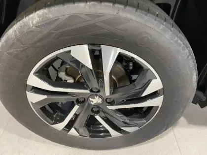 Photo 26 Peugeot 2008  Electrique 136 ch