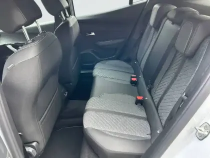 Photo 31 Peugeot 2008  PureTech 100 S&S BVM6