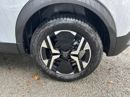 Photo 32 Peugeot 2008  PureTech 100 S&S BVM6