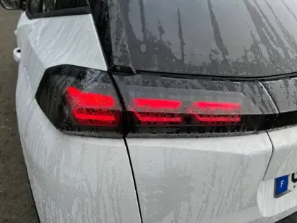 Photo 16 Peugeot 2008  PureTech 100 S&S BVM6