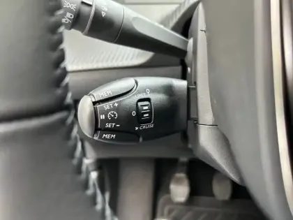 Photo 14 Peugeot 2008  PureTech 100 S&S BVM6