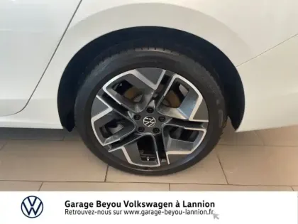 Photo 12 Volkswagen Passat  SW 1.5 eTSI 150ch Elegance DSG7