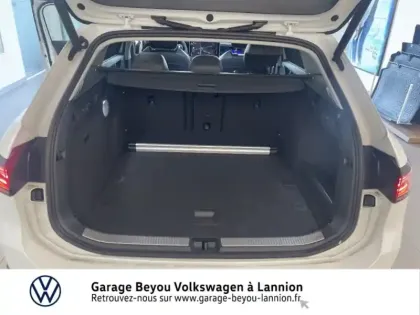 Photo 11 Volkswagen Passat  SW 1.5 eTSI 150ch Elegance DSG7