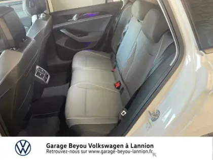 Photo 10 Volkswagen Passat  SW 1.5 eTSI 150ch Elegance DSG7