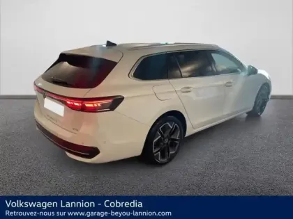 Photo 17 Volkswagen Passat  SW 1.5 eTSI 150ch Elegance DSG7