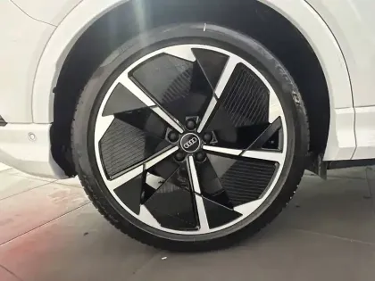 Photo 32 Audi Q4  e-tron Sportback 40 204 ch 82 kWh