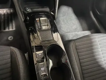 Photo 17 Peugeot 208  Business R e- 136ch Active Business R