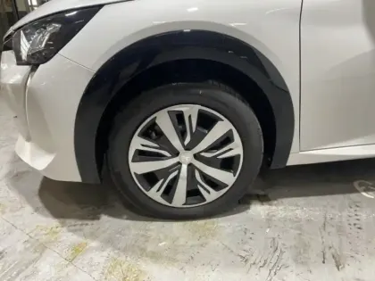 Photo 15 Peugeot 208  Business R e- 136ch Active Business R