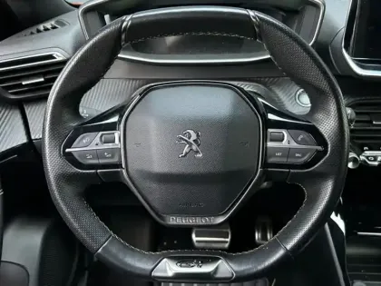 Photo 9 Peugeot 2008  e- 136ch GT Line