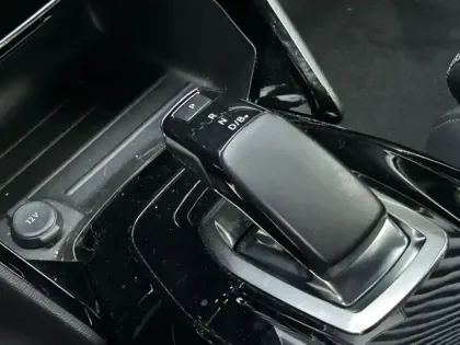 Photo 10 Peugeot 2008  e- 136ch GT Line