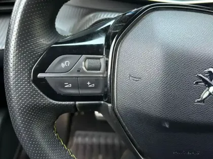 Photo 11 Peugeot 2008  e- 136ch GT Line