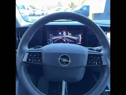 Photo 24 Opel Astra  Hybrid 180 ch BVA8