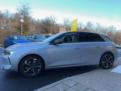 Photo 18 Opel Astra  Hybrid 180 ch BVA8