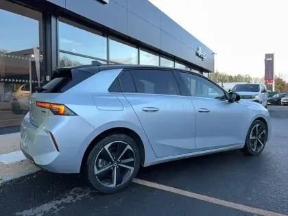 Photo 18 Opel Astra  Hybrid 180 ch BVA8