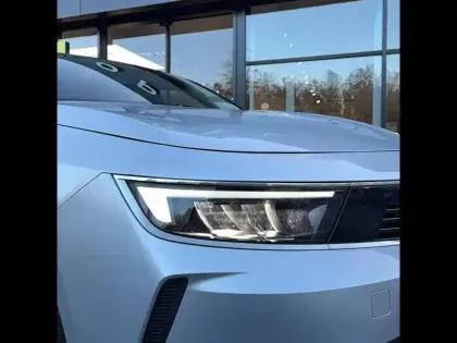 Photo 17 Opel Astra  Hybrid 180 ch BVA8