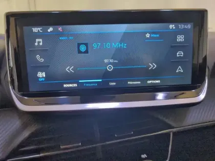 Photo 13 Peugeot 2008  PureTech 100 S&S BVM6