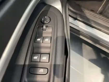 Photo 51 Jeep Avenger  115 kW 4x2