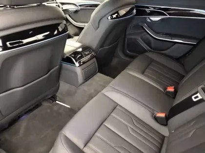 Photo 18 Audi A8  60 TFSIe 462 ch Tiptronic 8 Quattro