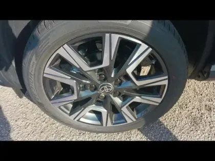 Photo 12 Toyota Yaris  Cross 130h Première MC24