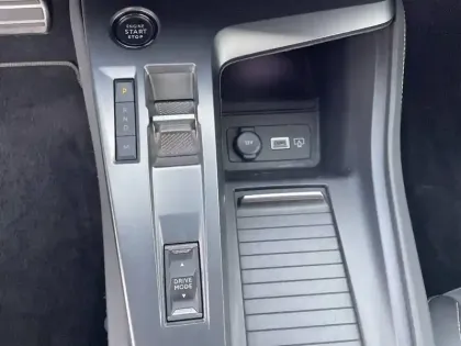 Photo 21 Peugeot 308  PureTech 130ch S&S EAT8