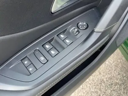 Photo 26 Peugeot 308  PureTech 130ch S&S EAT8