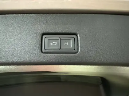 Photo 18 Audi Q4  e-tron Sportback 40 204 ch 82 kWh