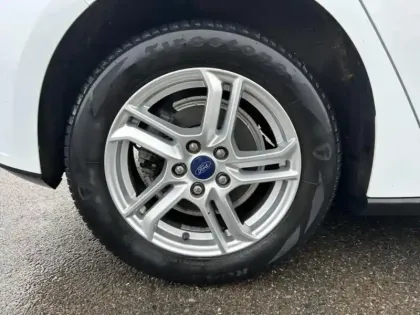 Photo 5 Ford Focus  1.0 EcoBoost 100ch  Trend Business