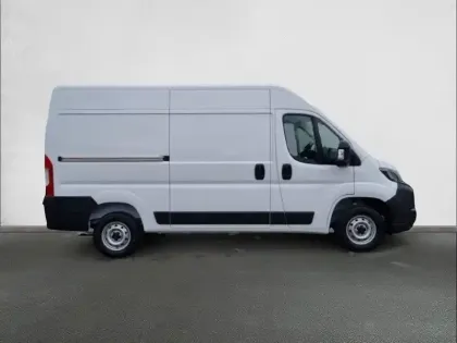 Photo 23 Peugeot Boxer  FOURGON TOLE 3.5 T L2H2 140 S&S BVM6