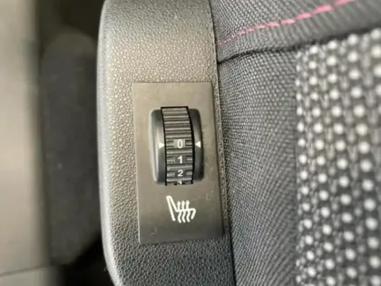 Photo 13 Citroën C4 Cactus  PureTech 110ch S&S Feel Business